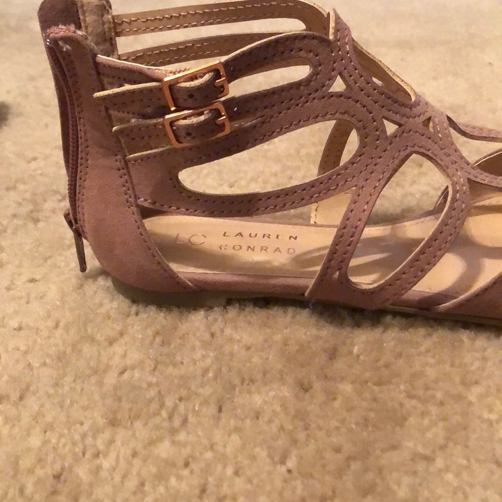 Shoes - Picture 4 of 4